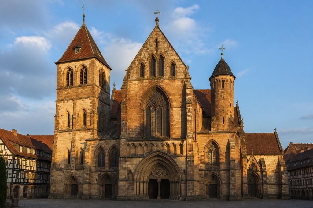découvrez l’histoire fascinante et l’architecture remarquable de l’église saint-pierre-le-jeune à strasbourg, un trésor historique au cœur de la ville.